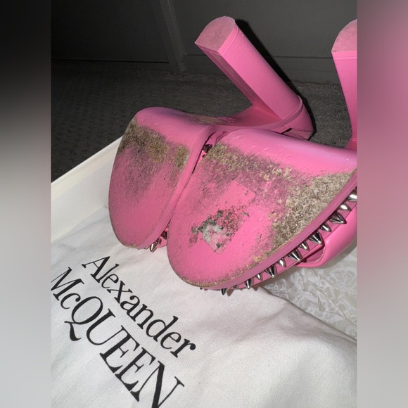 Alexander McQueen Pink Platform Spiked Sandals - AUTHENTIC - Picture 14 of 16